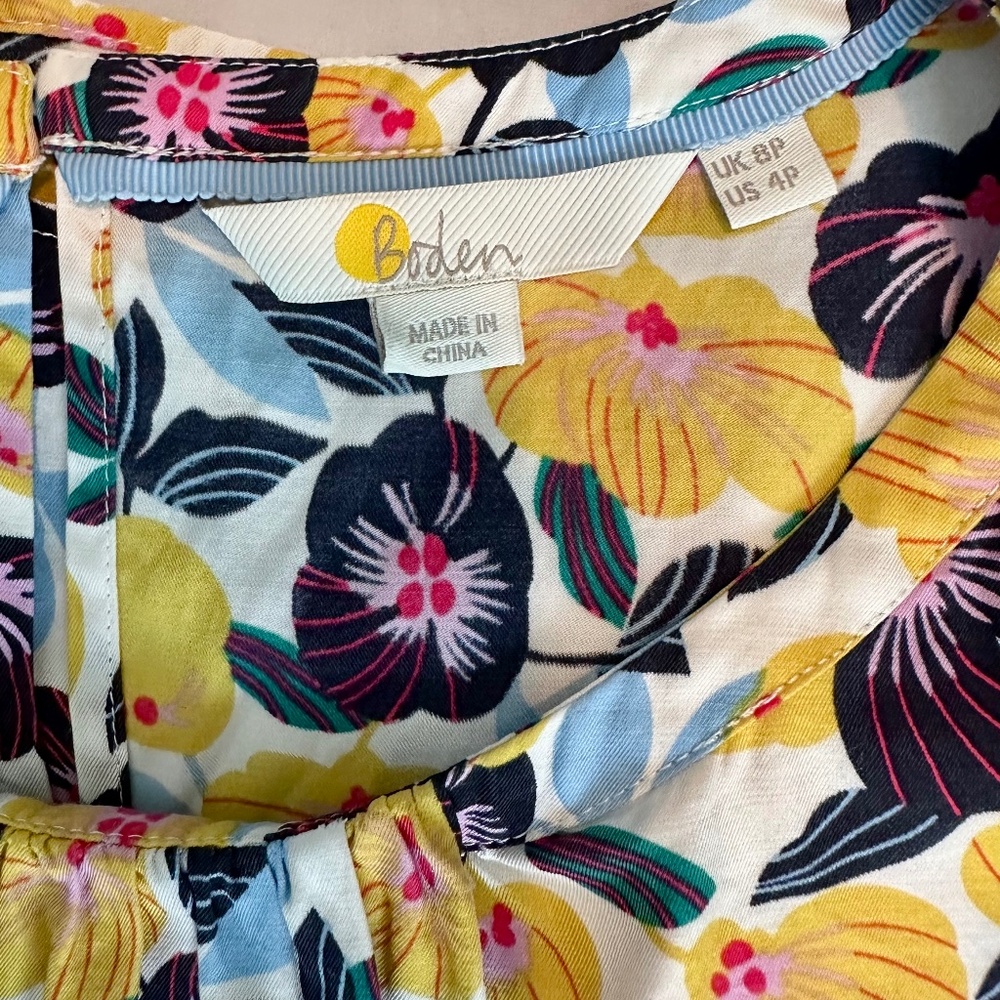 Boden Ravello top in navy/yellow floral print size 4P - Picture 5 of 5